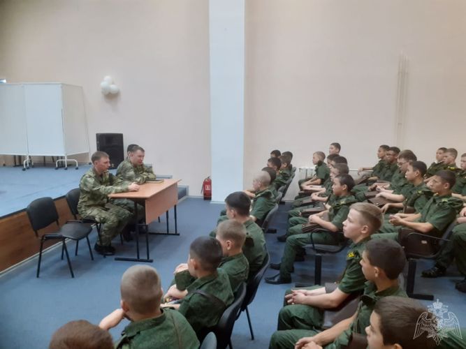Представители управления Росгвардии по Республике Саха (Якутия) с рабочим визитом посетили Мирнинский региональный технический колледж и кадетскую школу-интернат имени Г.Н. Трошева 