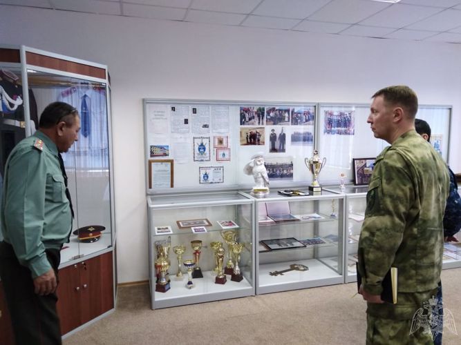 Представители управления Росгвардии по Республике Саха (Якутия) с рабочим визитом посетили Мирнинский региональный технический колледж и кадетскую школу-интернат имени Г.Н. Трошева 