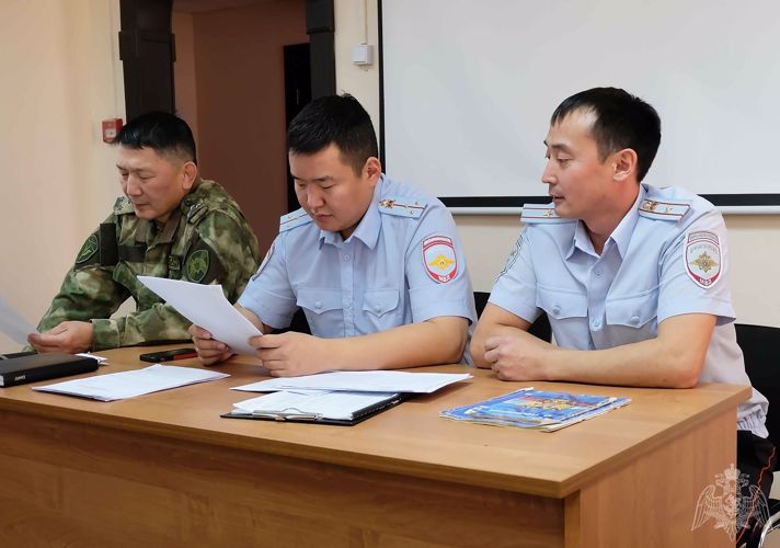 В Якутии состоялась встреча личного состава ОМОН с представителями ГИБДД 