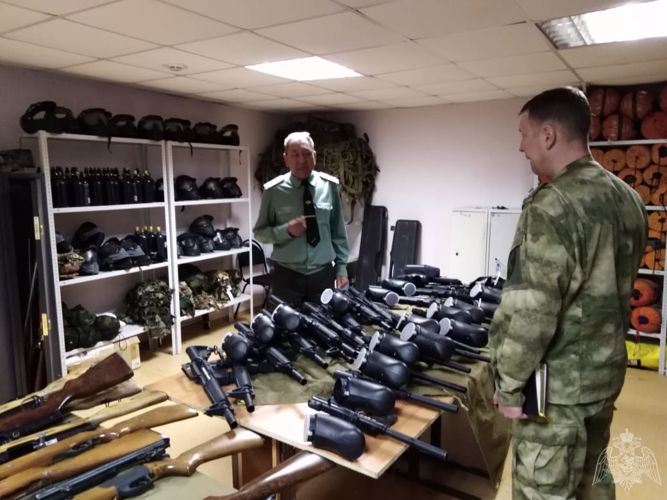 Представители управления Росгвардии по Республике Саха (Якутия) с рабочим визитом посетили Мирнинский региональный технический колледж и кадетскую школу-интернат имени Г.Н. Трошева 