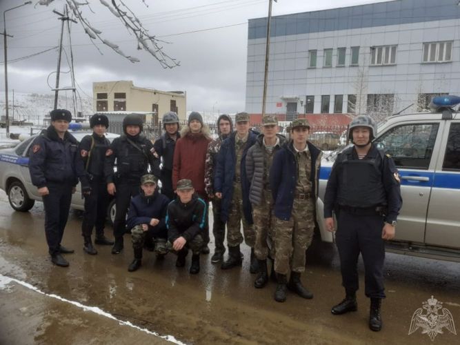 Представители управления Росгвардии по Республике Саха (Якутия) с рабочим визитом посетили Мирнинский региональный технический колледж и кадетскую школу-интернат имени Г.Н. Трошева 