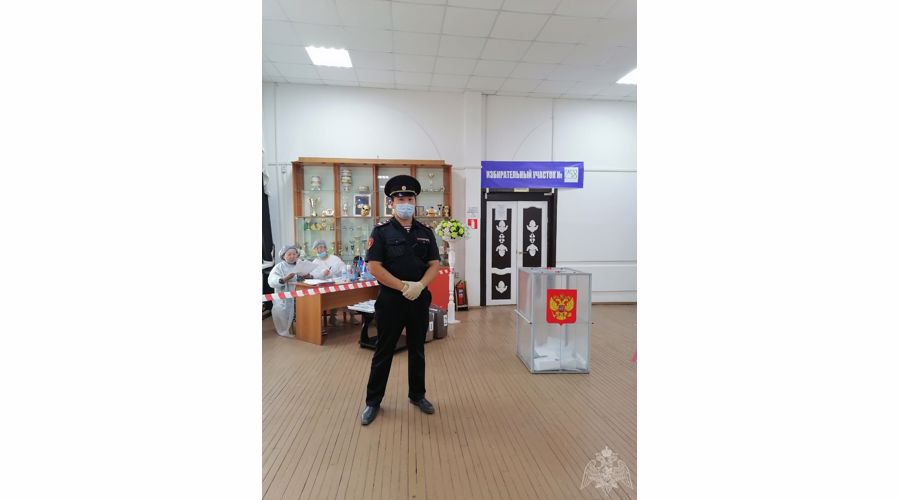 Военнослужащими и сотрудниками Росгвардии Якутии обеспечена охрана общественного порядка и безопасность на избирательных участках 