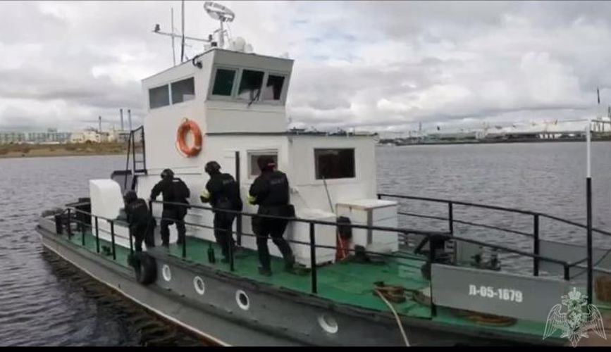 СОБР «Алмаз» проведено тактико-специальное занятие на водном транспорте 