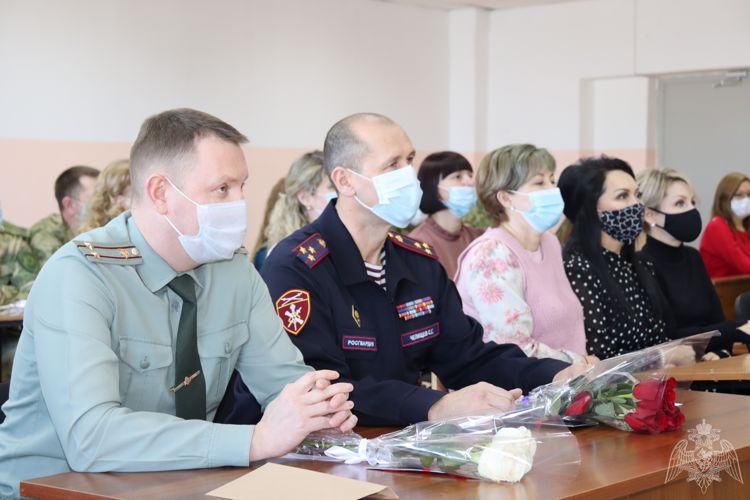 В Управлении Росгвардии по Республике Саха (Якутия) состоялось праздничное мероприятие, посвященное Международному женскому дню