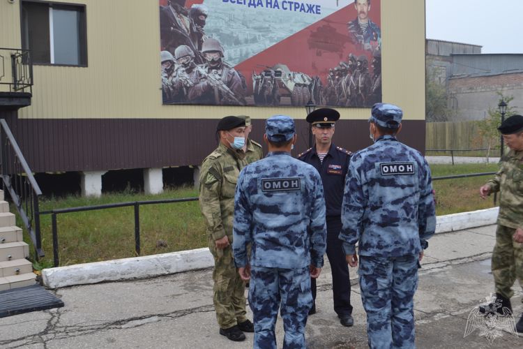 Состоялся смотр личного состава территориального Управления Росгвардии, убывающего обеспечивать безопасность во время проведения VI Восточного экономического форума 