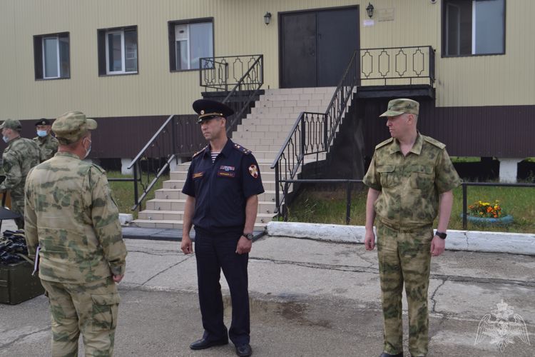 Состоялся смотр личного состава территориального Управления Росгвардии, убывающего обеспечивать безопасность во время проведения VI Восточного экономического форума 