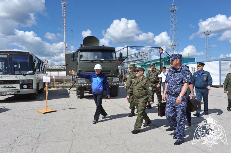 Росгвардия приняла участие в масштабных учениях на территории Якутского газоперерабатывающего завода 