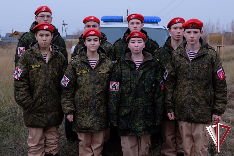 Росгвардия провела занятие в «Школе Юнармейца» на базе центра «Авангад» для участников слета Юнармии 