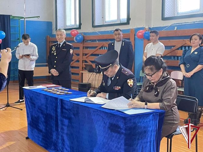 В Чочунском наслеге Вилюйского района открыли класс «Юный росгвардеец»