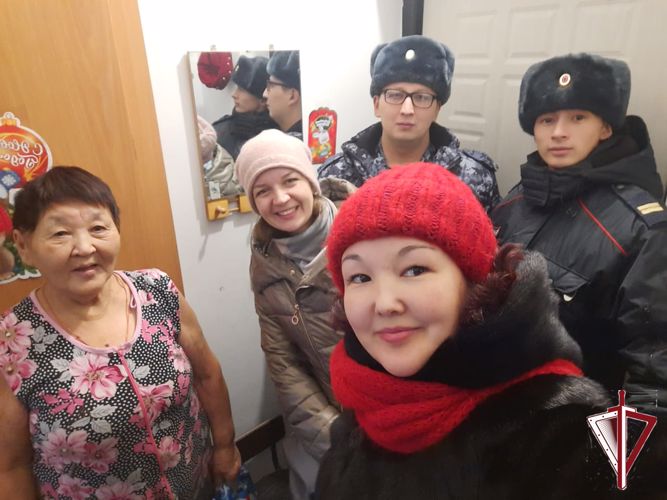 В Олекминске подвели итоги волонтерской работы и отметили вклад ОВО Росгвардии в проведенные благотворительные мероприятия 