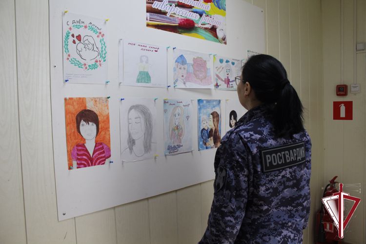 В УВО Якутии подвели итоги конкурса детских рисунков «Моя мама – самая лучшая!»