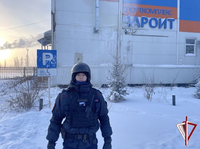 При участии сотрудника Росгвардии предотвращено  возгорание в спортивном комплексе «Чароит» Олекминска