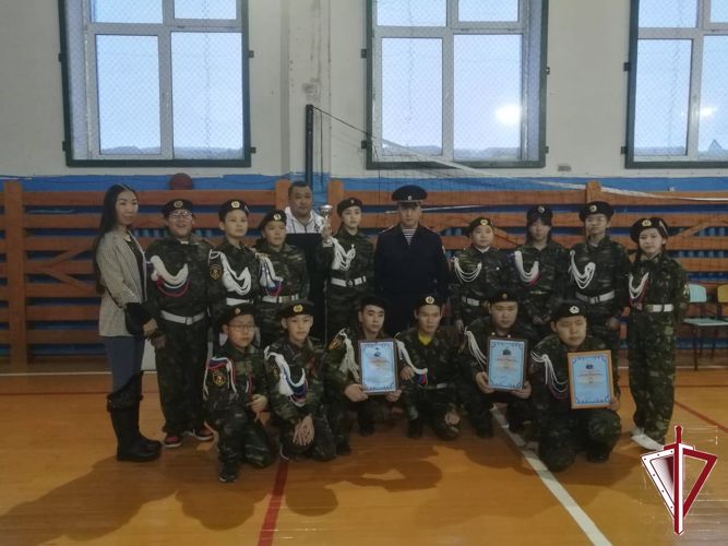 В Вилюйском районе Росгвардия провела военно-спортивные соревнования между подшефными классами «Юный росгвардеец»