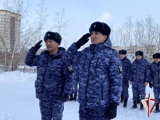 В Якутске почтили память погибших сотрудников Восточного округа войск национальной гвардии Российской Федерации 