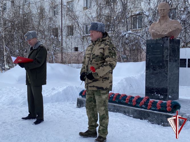 В Якутске почтили память погибших сотрудников Восточного округа войск национальной гвардии Российской Федерации 
