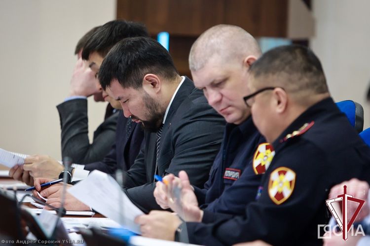Глава Якутии Айсен Николаев провел заседание антитеррористической комиссии в республике