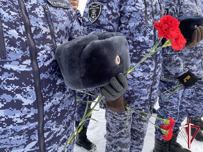 В Якутске почтили память погибших сотрудников Восточного округа войск национальной гвардии Российской Федерации 