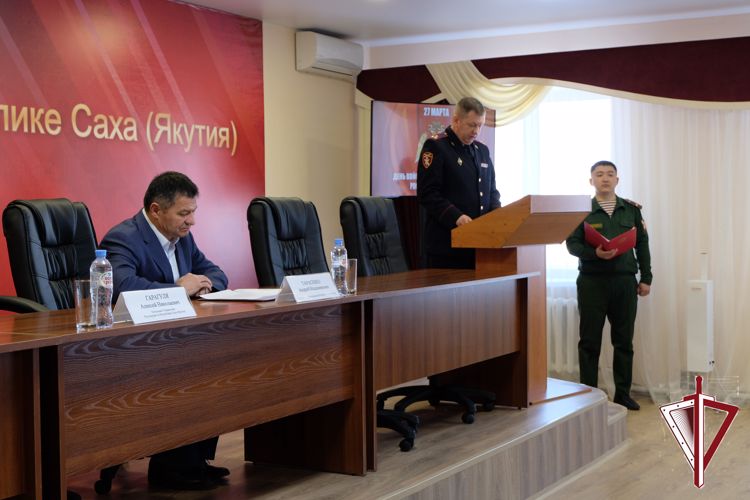 Председатель Правительства Якутии Андрей Тарасенко принял участие в торжественном мероприятии празднования Дня Росгвардии 