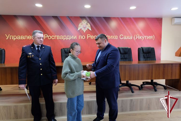 В Якутске президент российского благотворительного фонда «Защитник счастья» провел встречу с семьями погибших росгвардейцев