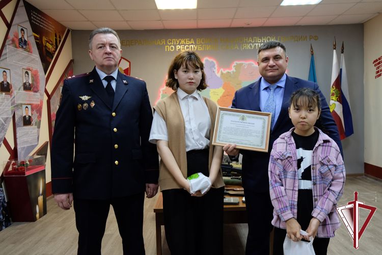 В Якутске президент российского благотворительного фонда «Защитник счастья» провел встречу с семьями погибших росгвардейцев