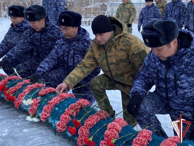 В Якутске почтили память погибших сотрудников Восточного округа войск национальной гвардии Российской Федерации 
