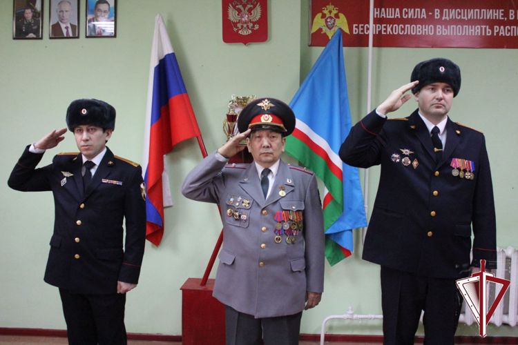 В Якутском ОВО состоялась торжественная церемония принятия присяги молодыми сотрудниками 