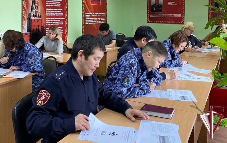 Росгвардейцы написали Диктант Победы в день Республики Саха(Якутия)