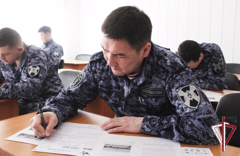 Росгвардейцы написали Диктант Победы в день Республики Саха(Якутия)