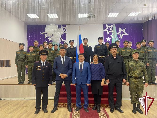 В Хатын-Арынской СОШ состоялась церемония посвящения учеников  в ряды «Гвардейской смены»   