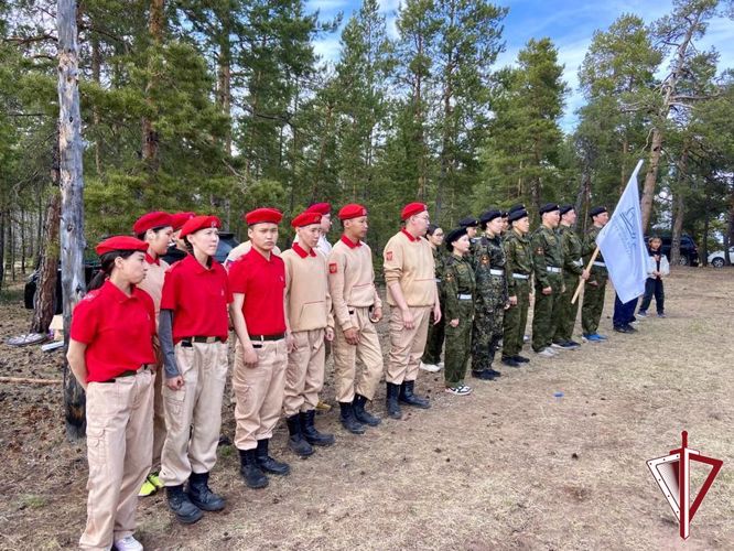 В Вилюйске при участии Росгвардии прошла военно-спортивная игра «Зарница» для подростков 