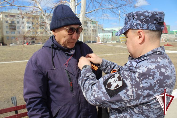 Сотрудники вневедомственной охраны Росгвардии присоединились к Всероссийской акции «Георгиевская ленточка»