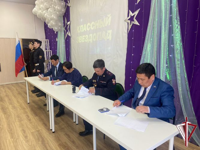 В Хатын-Арынской СОШ состоялась церемония посвящения учеников  в ряды «Гвардейской смены»   