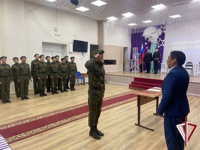 В Хатын-Арынской СОШ состоялась церемония посвящения учеников  в ряды «Гвардейской смены»   