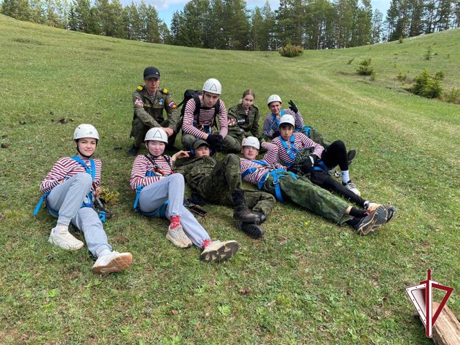 В Олекминском районе при участии росгвардейцев состоялась военно-спортивная игра «Зарница» для школьников 