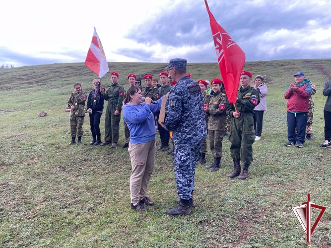 В Олекминском районе при участии росгвардейцев состоялась военно-спортивная игра «Зарница» для школьников 