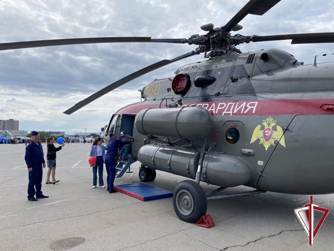 В Хабаровске на выставке передовых технологий Росгвардии Якутию представил авиационный отряд специального назначения