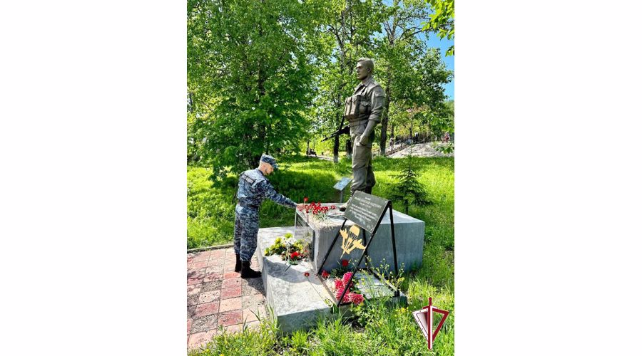 В День памяти и скорби в районах республики сотрудники ОВО Росгвардии приняли участие в памятных мероприятиях 