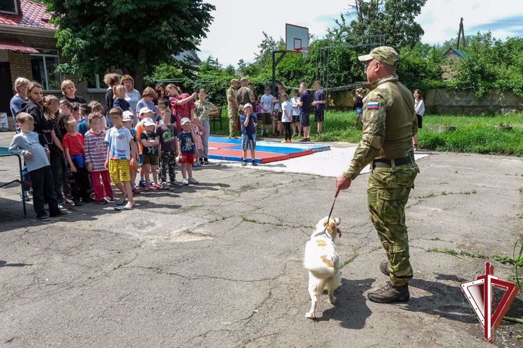 В Росгвардии проходят праздничные мероприятия, посвященные Международному Дню защиты детей (видео)
