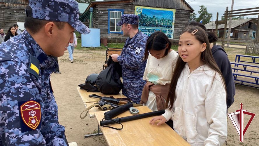 Росгвардейцы провели профориентационное занятие в детском лагере «Сайдыс» 