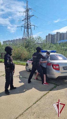 Патруль Росгвардии задержал мужчину за совершение кражи банковской карты у жительницы Мирного