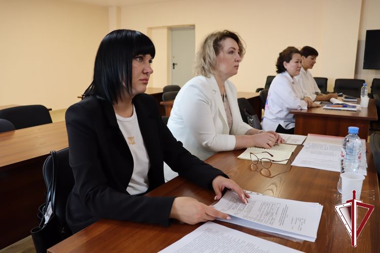 В Якутске прошел учебно-методический сбор правовых подразделений тероргана Росгвардии в рамках празднования 40-летия службы