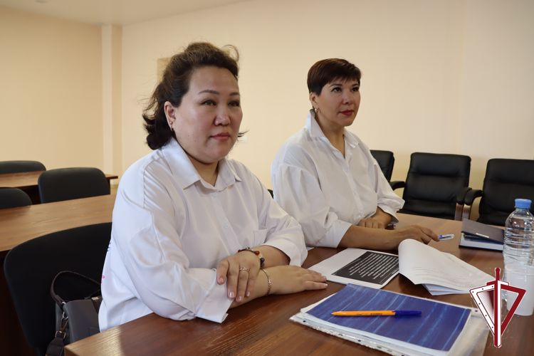 В Якутске прошел учебно-методический сбор правовых подразделений тероргана Росгвардии в рамках празднования 40-летия службы