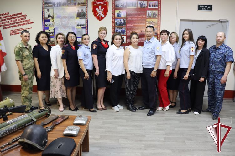 В Якутске прошел учебно-методический сбор правовых подразделений тероргана Росгвардии в рамках празднования 40-летия службы