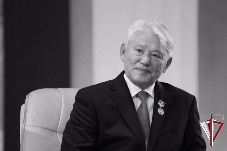 Cегодня перестало биться сердце первого Президента Якутии Михаила Николаева