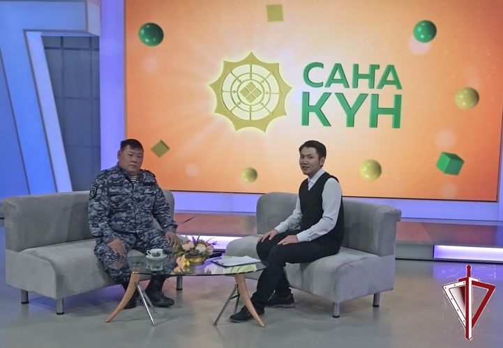 Накануне сезона охоты офицер Росгвардии в прямом эфире НВК «Саха» рассказал о профилактике нарушений в сфере оборота оружия 
