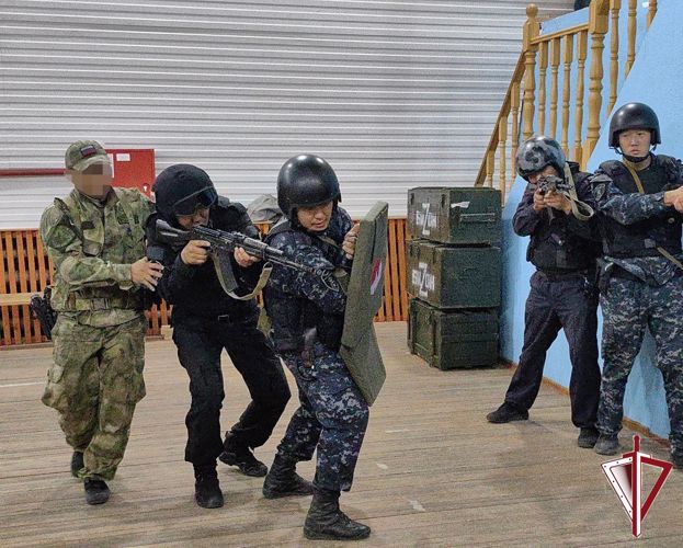 В Якутске прошли занятия с группами задержания вневедомственной охраны Росгвардии