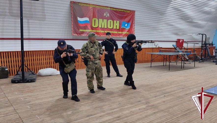 В Якутске прошли занятия с группами задержания вневедомственной охраны Росгвардии