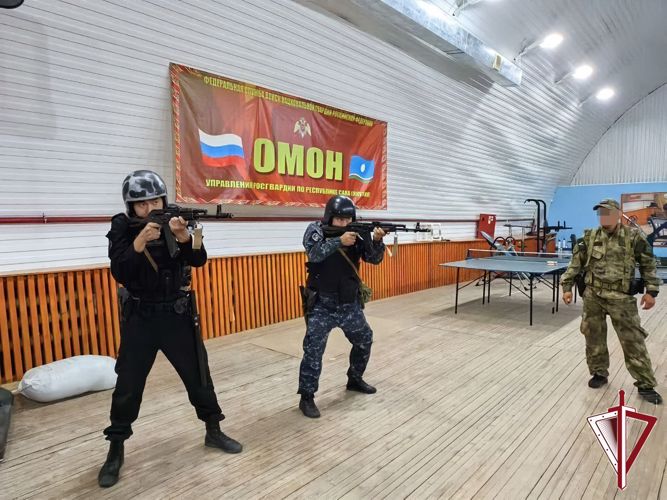 В Якутске прошли занятия с группами задержания вневедомственной охраны Росгвардии