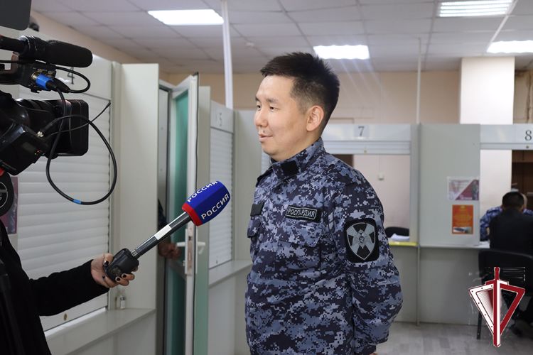 На телеканале ГТРК «Саха» вышел сюжет об особенностях контроля за оборотом оружия на территории Якутска 