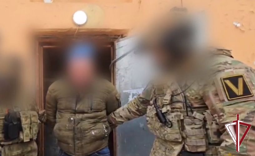 При участии ОМОН «Бизон» Росгвардии в Мирном пресечено получение крупной взятки